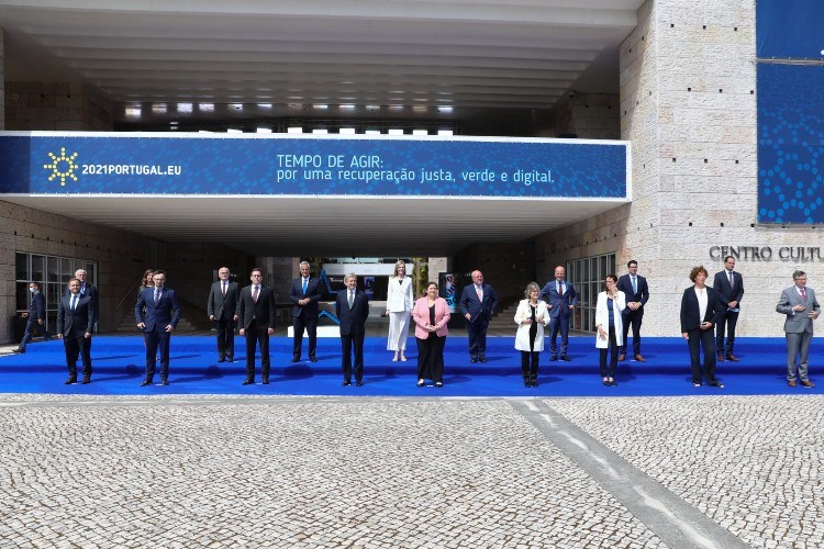 Slika /slike/vijesti naslovnica/lipanj/family photo.jpg